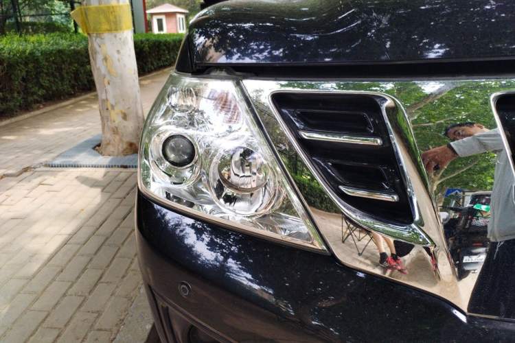 Used Nissan Patrol  Right Front Headlight