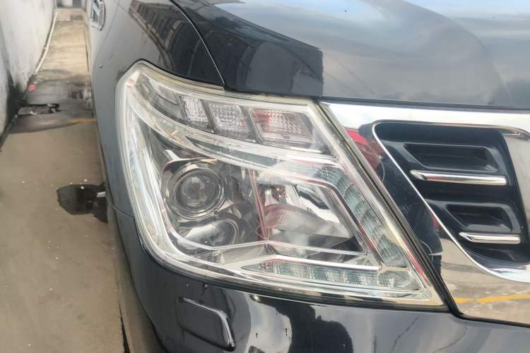 Used Nissan Patrol 2018 4.0L Platinum Edition Right Front Headlight