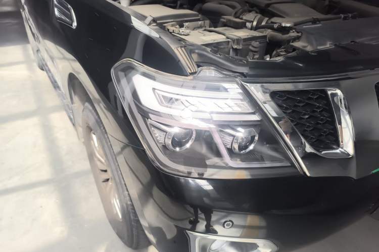 Used Nissan Patrol  Right Front Headlight
