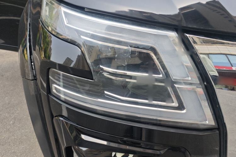 Used Nissan Patrol 2018 4.0L LinkedIn Edition Right Front Headlight