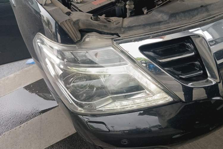 Used Nissan Patrol  Right Front Headlight