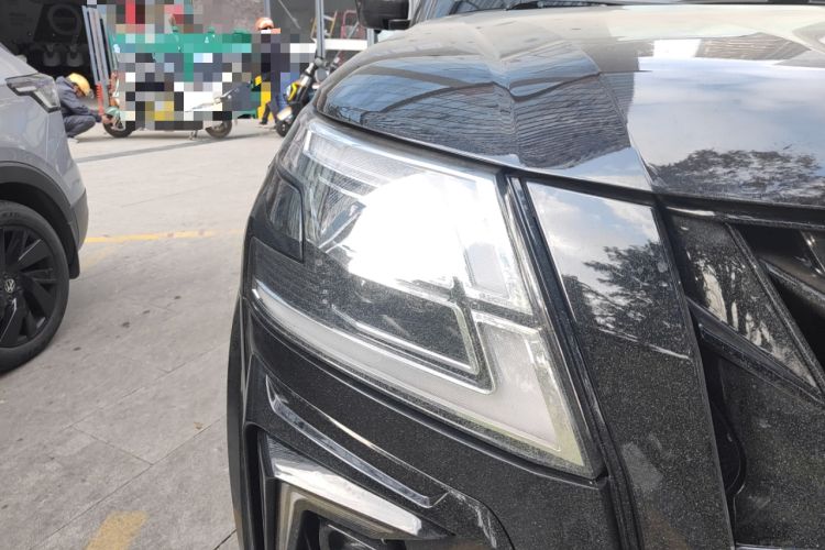Used Nissan Patrol 2018 4.0L LinkedIn Edition Right Front Headlight