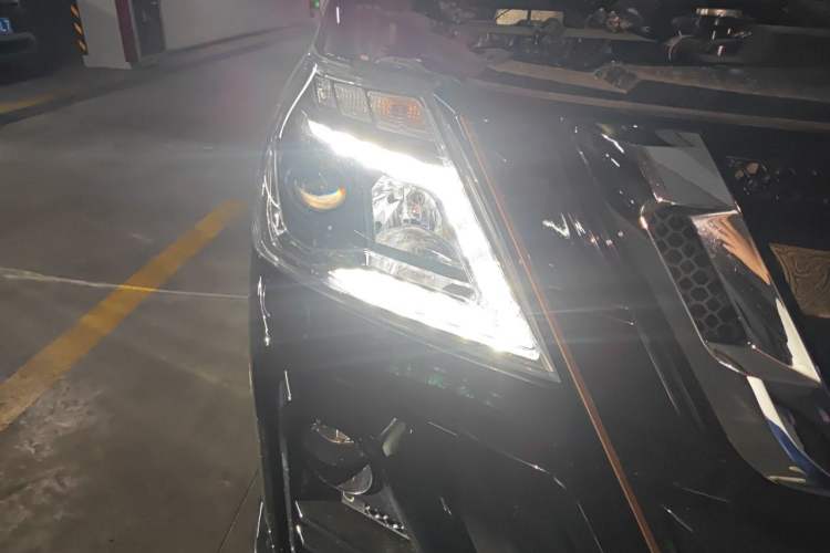 Used Nissan Patrol 2018 4.0L LinkedIn Edition Right Front Headlight