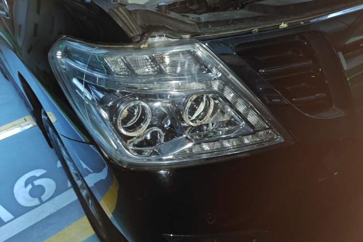 Used Nissan Patrol 2018 4.0L LinkedIn Edition Right Front Headlight