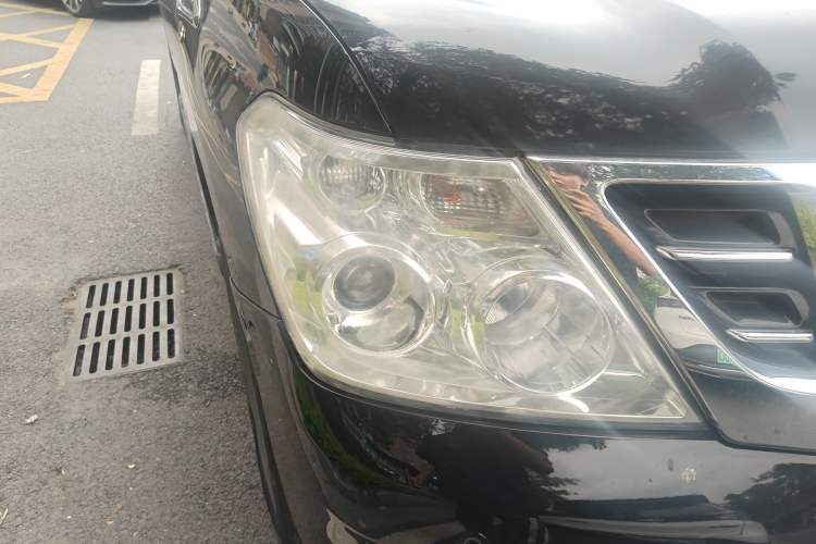Used Nissan Patrol 2018 Y62 4.0 XE Middle East Right Front Headlight