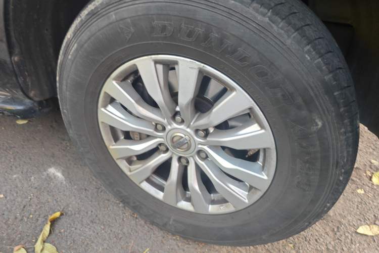 Used Nissan Patrol 2018 4.0L LinkedIn Edition Right Front Wheel Hub