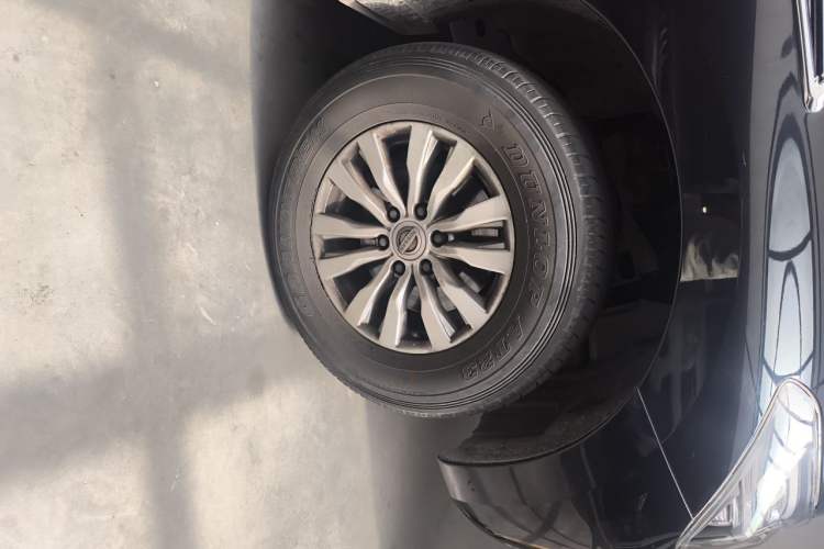 Used Nissan Patrol  Right Front Wheel Hub