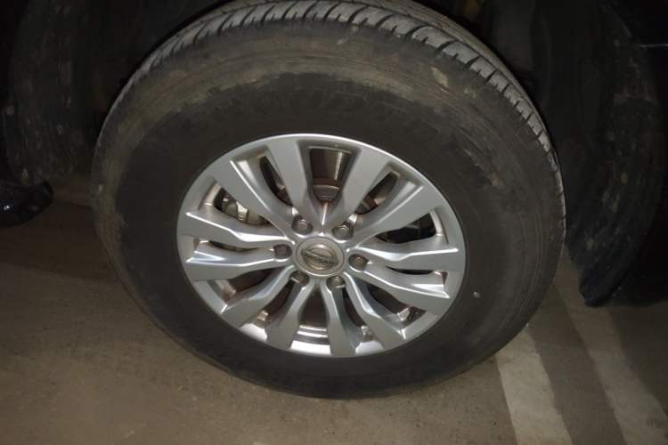 Used Nissan Patrol  Right Front Wheel Hub