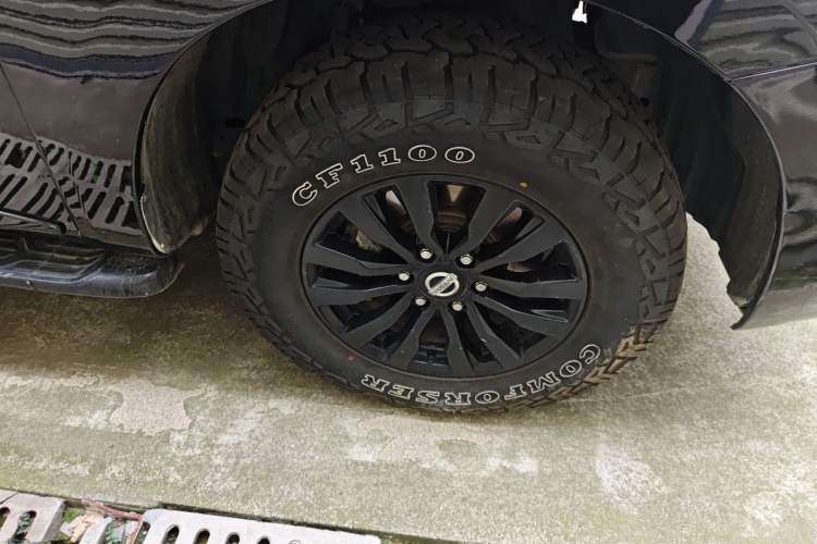 Used Nissan Patrol  Right Front Wheel Hub