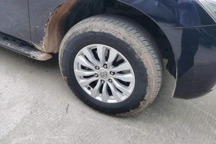 Used Nissan Patrol  Right Front Wheel Hub