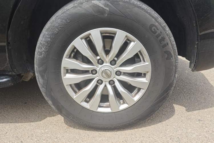 Used Nissan Patrol  Right Front Wheel Hub