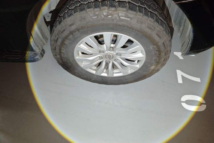 Used Nissan Patrol  Right Front Wheel Hub