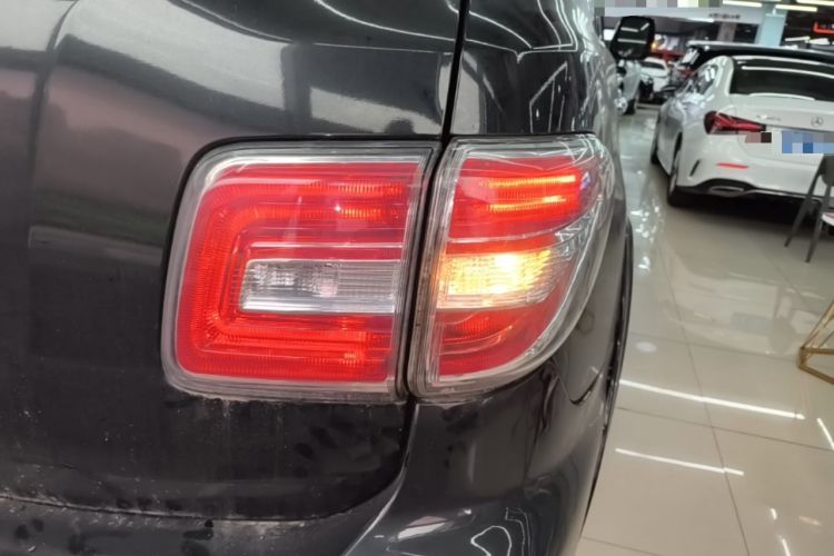 Used Nissan Patrol 2018 Y62 4.0 XE Middle East Right Rear Taillight