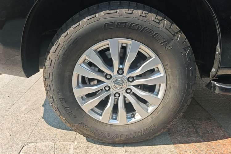Used Nissan Patrol 2018 Y62 4.0 XE Middle East Right Rear Wheel Hub