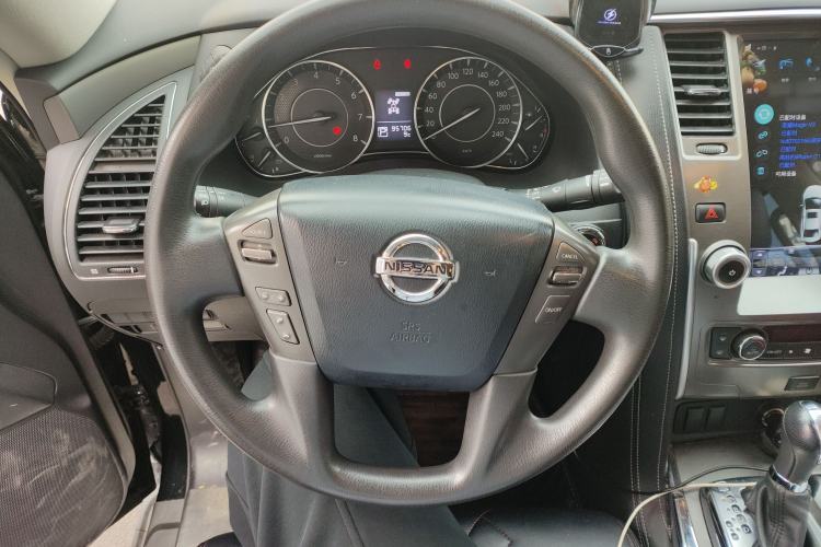 Used Nissan Patrol 2018 4.0L LinkedIn Edition Steering Wheel