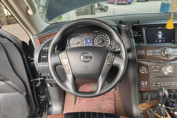 Used Nissan Patrol 2018 4.0L LinkedIn Edition Steering Wheel