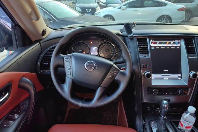 Used Nissan Patrol 2018 4.0L LinkedIn Edition Steering Wheel