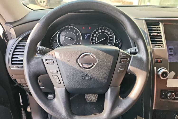 Used Nissan Patrol 2018 4.0L Automatic 7-Seater Middle East Version Steering Wheel