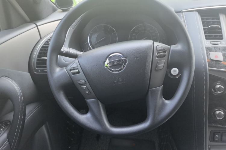 Used Nissan Patrol 2018 4.0L LinkedIn Edition Steering Wheel