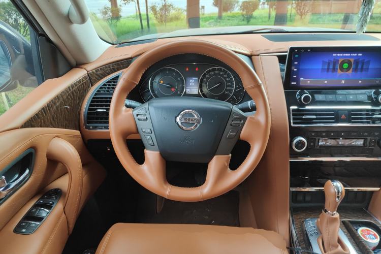 Used Nissan Patrol 2018 4.0L LinkedIn Edition Steering Wheel