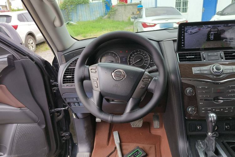 Used Nissan Patrol 2018 4.0L Automatic 7-Seater Middle East Version Steering Wheel