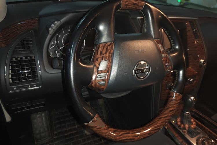 Used Nissan Patrol 2018 4.0L LinkedIn Edition Steering Wheel