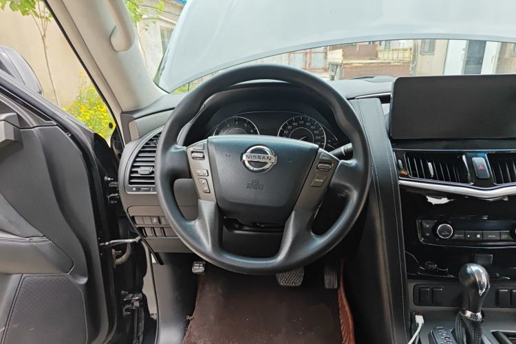 Used Nissan Patrol 2018 4.0L LinkedIn Edition Steering Wheel
