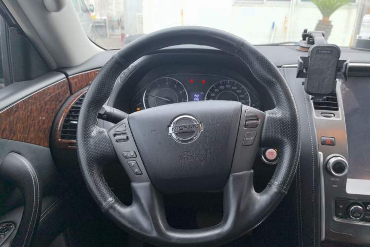 Used Nissan Patrol 2018 4.0L LinkedIn Edition Steering Wheel
