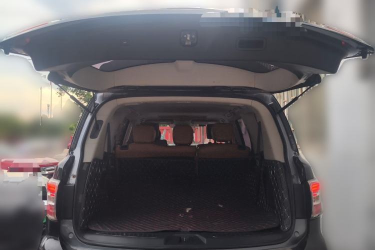 Used Nissan Patrol 2018 4.0L Platinum Edition Trunk