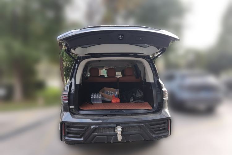 Used Nissan Patrol 2018 4.0L LinkedIn Edition Trunk