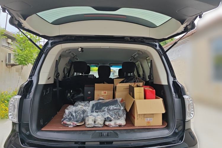Used Nissan Patrol 2018 4.0L LinkedIn Edition Trunk