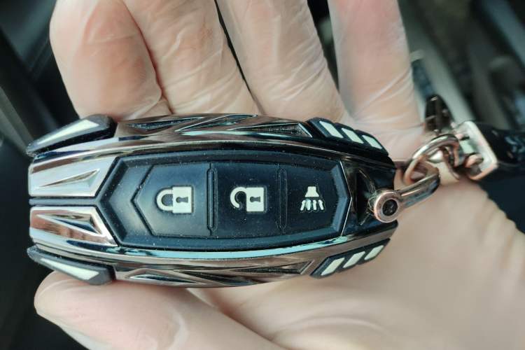 Used Nissan Patrol 2018 4.0L LinkedIn Edition Vehicle Key