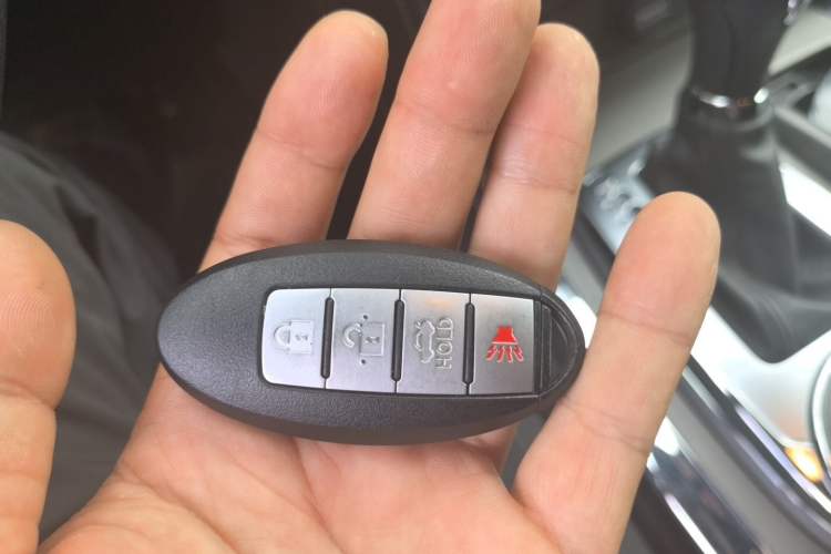 Used Nissan Patrol 2018 4.0L LinkedIn Edition Vehicle Key