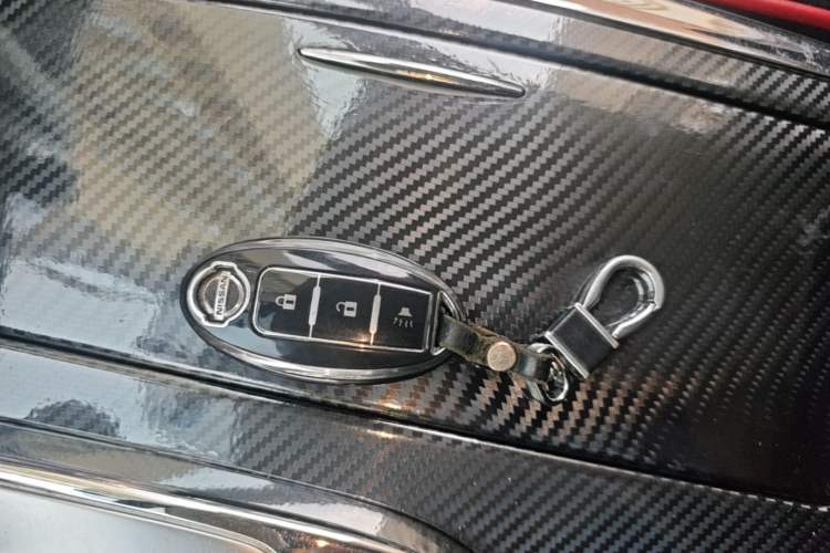 Used Nissan Patrol 2018 Y62 4.0 XE Middle East Vehicle Key