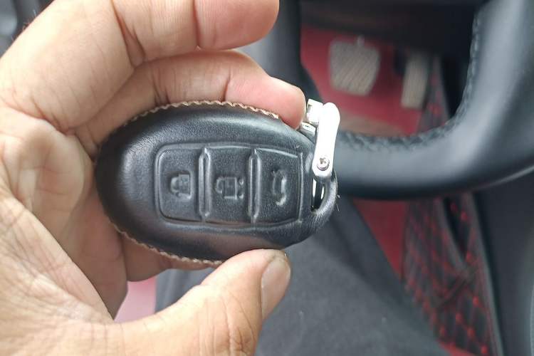 Used Nissan Patrol 2018 4.0L LinkedIn Edition Vehicle Key