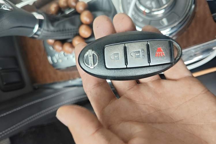 Used Nissan Patrol 2018 Y62 4.0 XE Middle East Vehicle Key