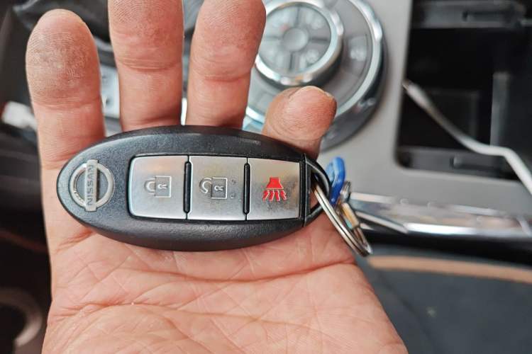 Used Nissan Patrol 2018 4.0L LinkedIn Edition Vehicle Key