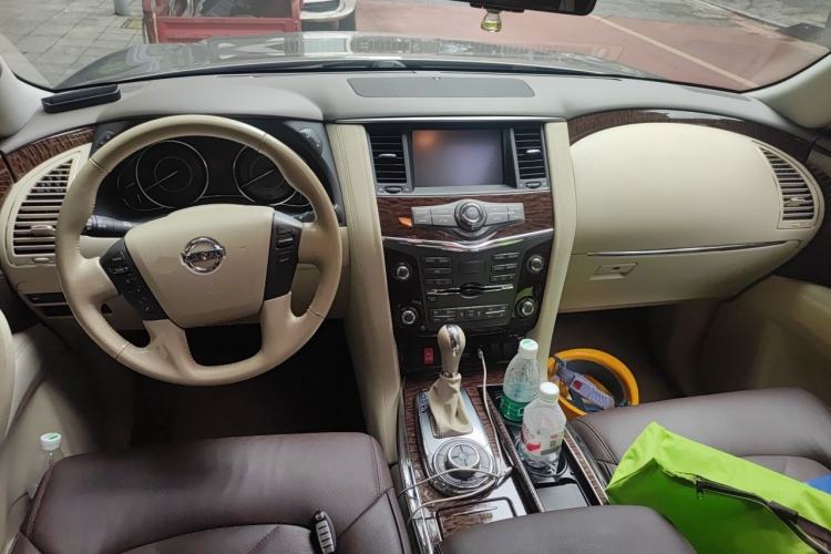 Used Nissan Patrol 2018 4.0L Flagship Model Center Console