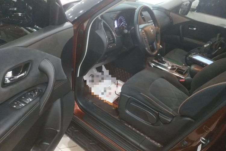 Used Nissan Patrol 2018 Y62 4.0 XE Middle East Driver Seat