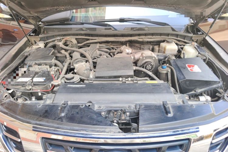 Used Nissan Patrol 2018 4.0L LinkedIn Edition Engine Bay