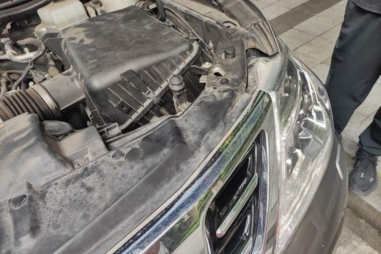 Used Nissan Patrol 2018 4.0L Flagship Model Engine Bay Left
