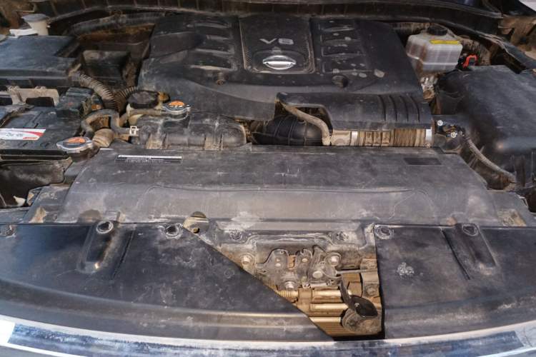 Used Nissan Patrol 2018 5.6L Standard Version Engine Bay
