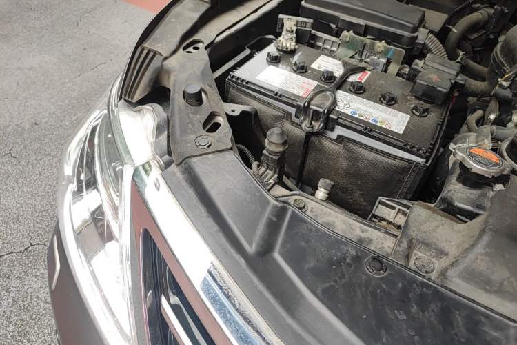 Used Nissan Patrol 2018 4.0L Flagship Model Engine Bay Right