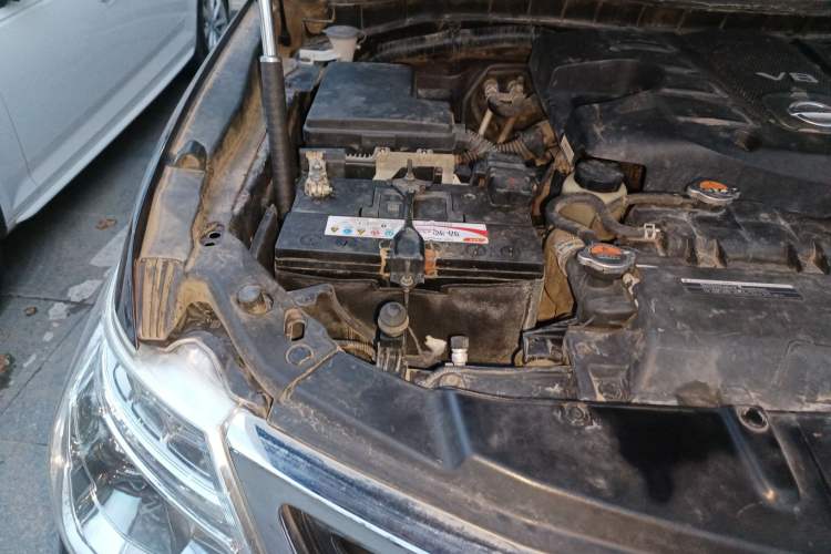 Used Nissan Patrol 2018 5.6L Standard Version Engine Bay Right
