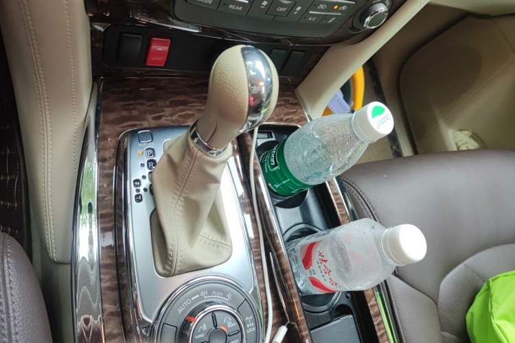 Used Nissan Patrol 2018 4.0L Flagship Model Gear Lever