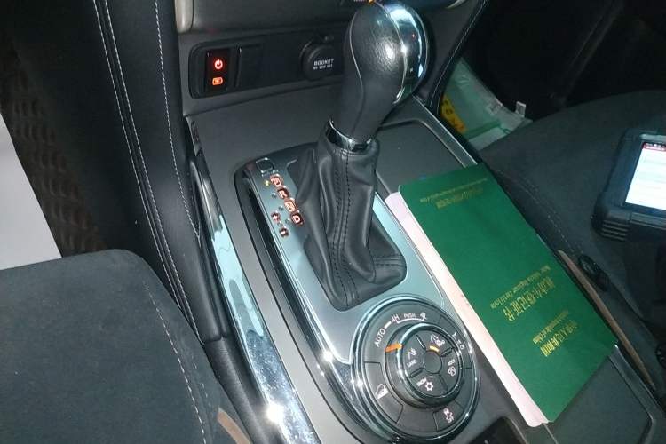 Used Nissan Patrol 2018 Y62 4.0 XE Middle East Gear Lever