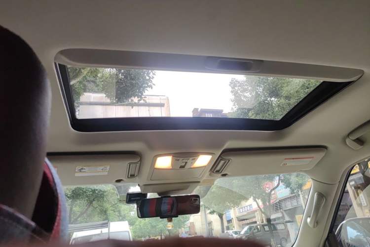 Used Nissan Patrol 2018 4.0L Flagship Model Headliner