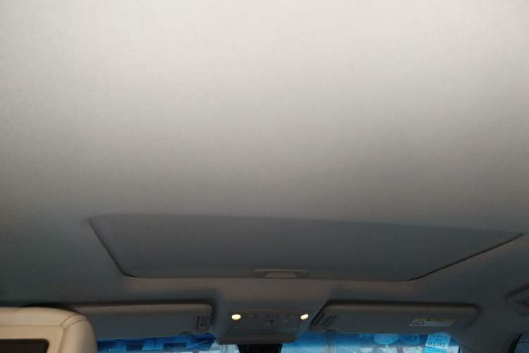 Used Nissan Patrol 2018 5.6L Standard Version Headliner