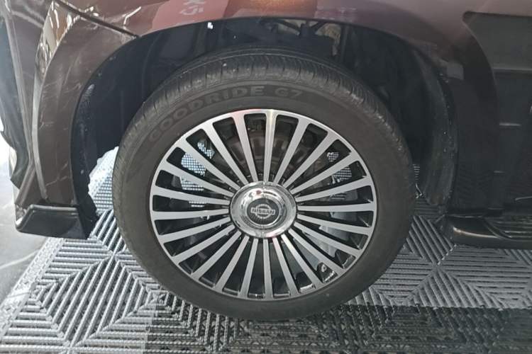 Used Nissan Patrol 2018 4.0L Automatic 7-Seater Middle East Version Left Front Wheel Hub