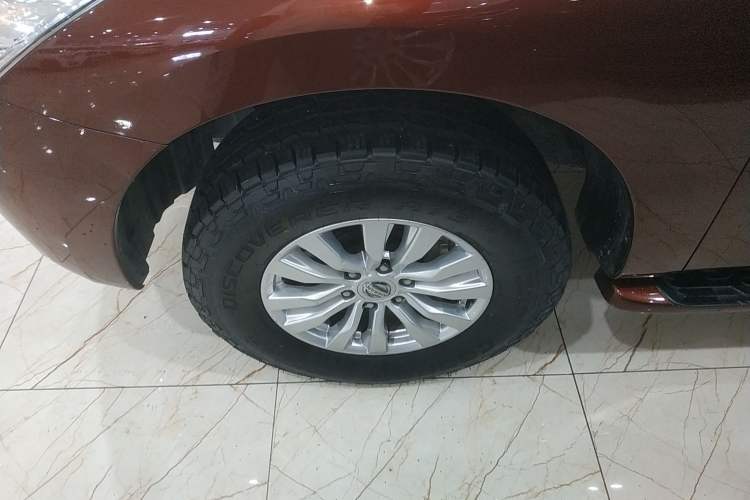 Used Nissan Patrol 2018 Y62 4.0 XE Middle East Left Front Wheel Hub